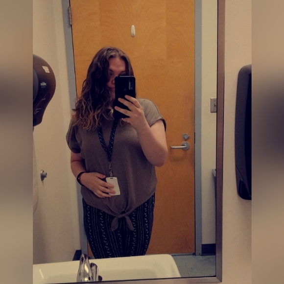 Meet your Posher, Kaitlyn - Picture 3 of 10